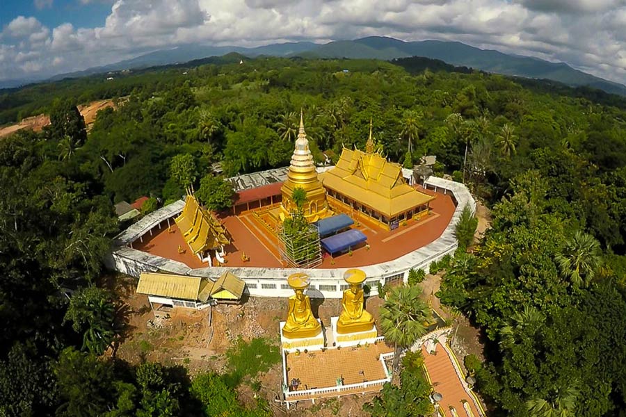Wat Phra That Chomthong