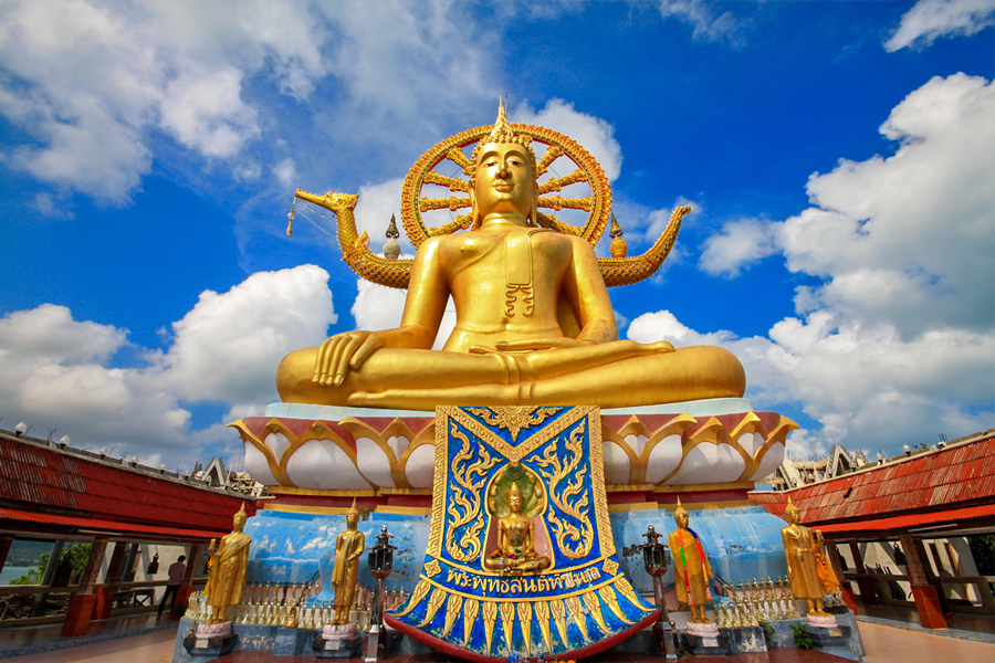 La statua dorata del Buddha