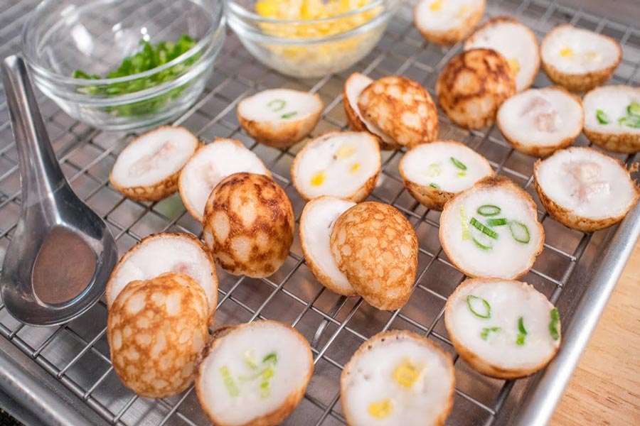 Khanom Krok (Pancake al Cocco Grigliato)