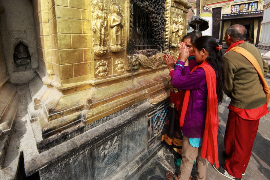 Rispetto verso le statue del Buddha