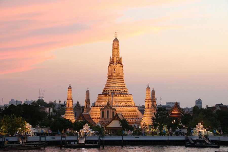 Il celebre tempio Wat Arun a Bangkok
