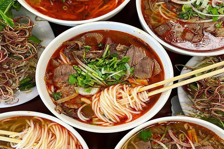 Bun Bo Hue - Un piatto audace dalla città imperiale del Vietnam