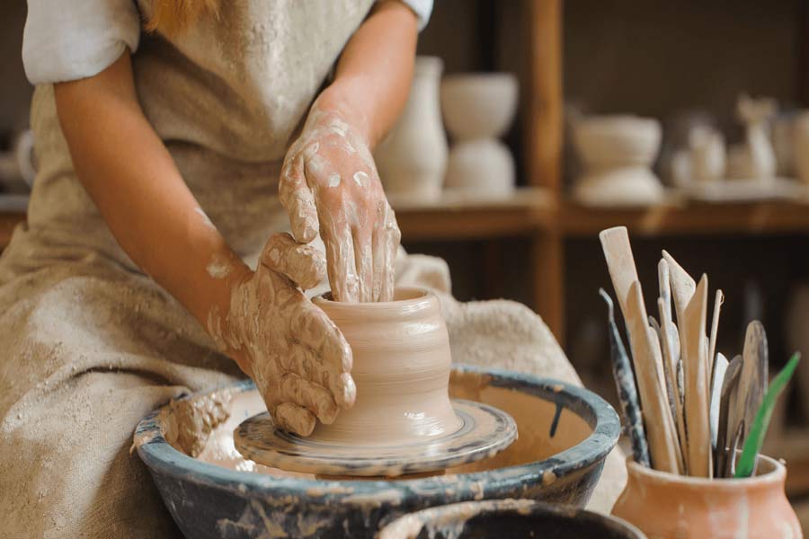 Il processo di produzione della ceramica a Bat Trang