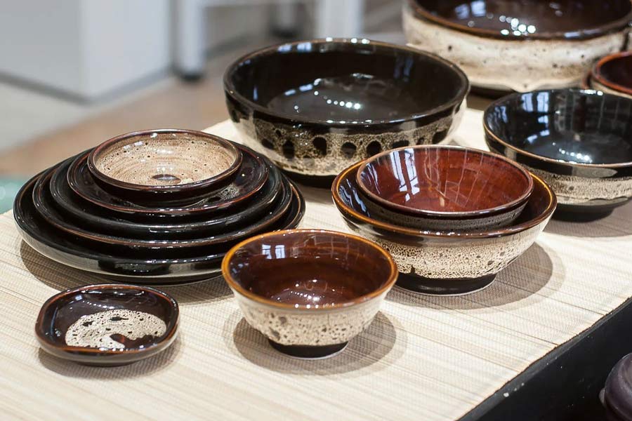 Il processo di produzione della ceramica a Bat Trang