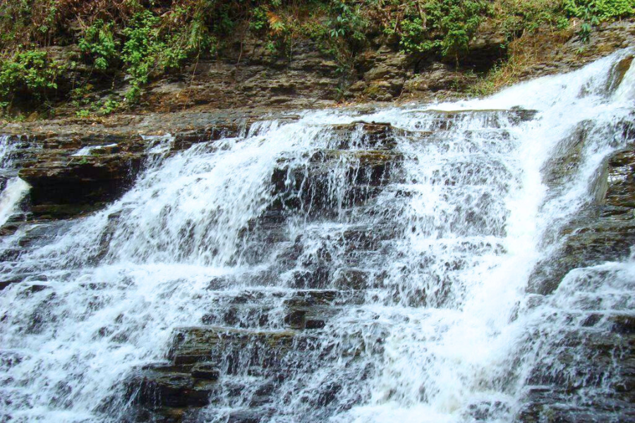 Cascata a tre strati - Attrazione in Dak Nong