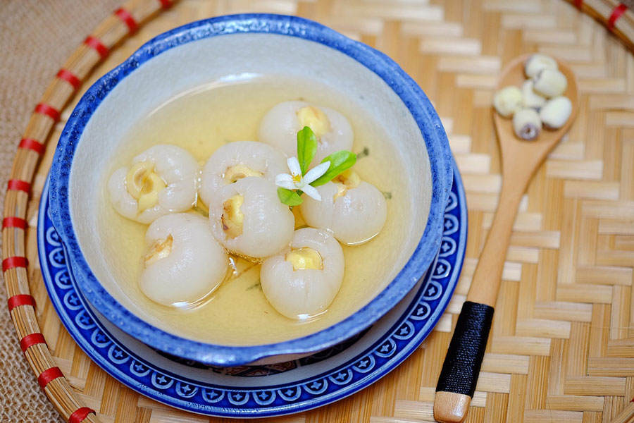 Dessert di longan e loto