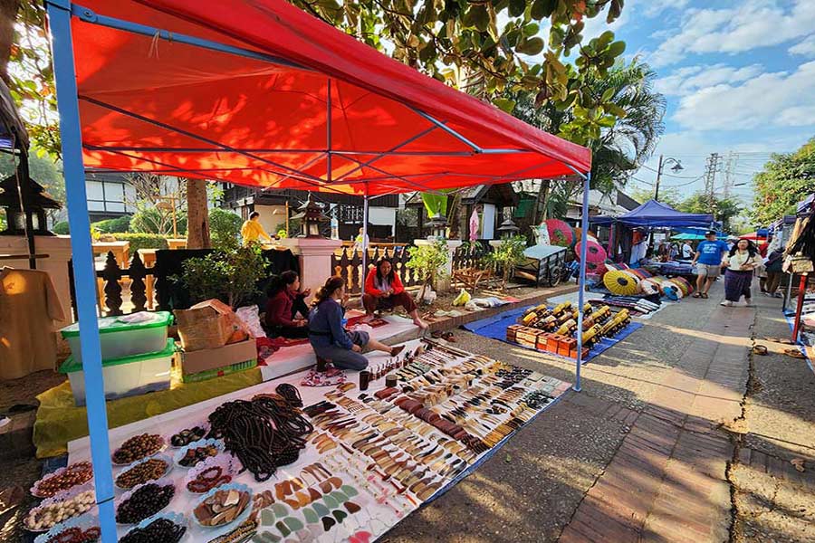 il mercato mattutino nella città vecchia