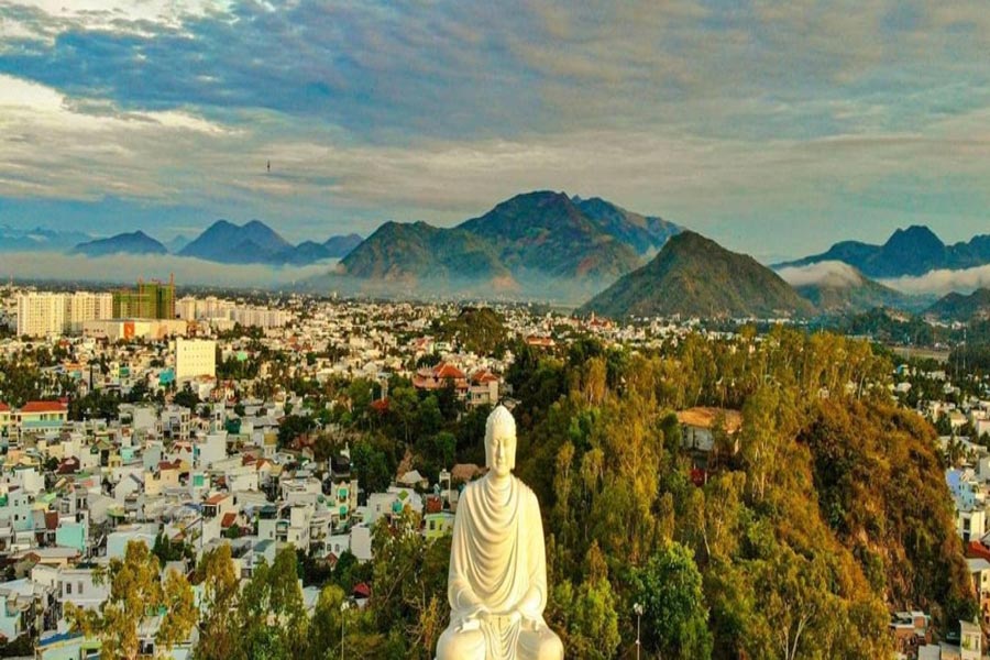 Panoramica della Pagoda di Long Son