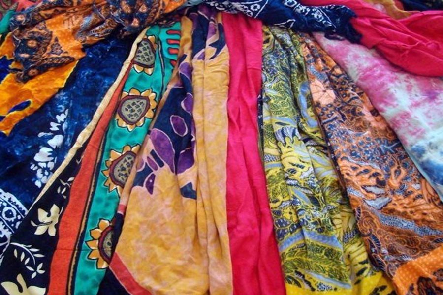 Colori e motivi variopinti del sarong