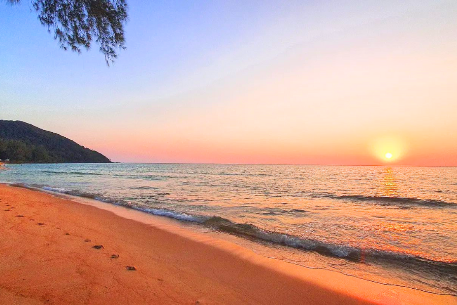Koh Rong o Koh Rong Samloem: Spiagge, Feste e Relax