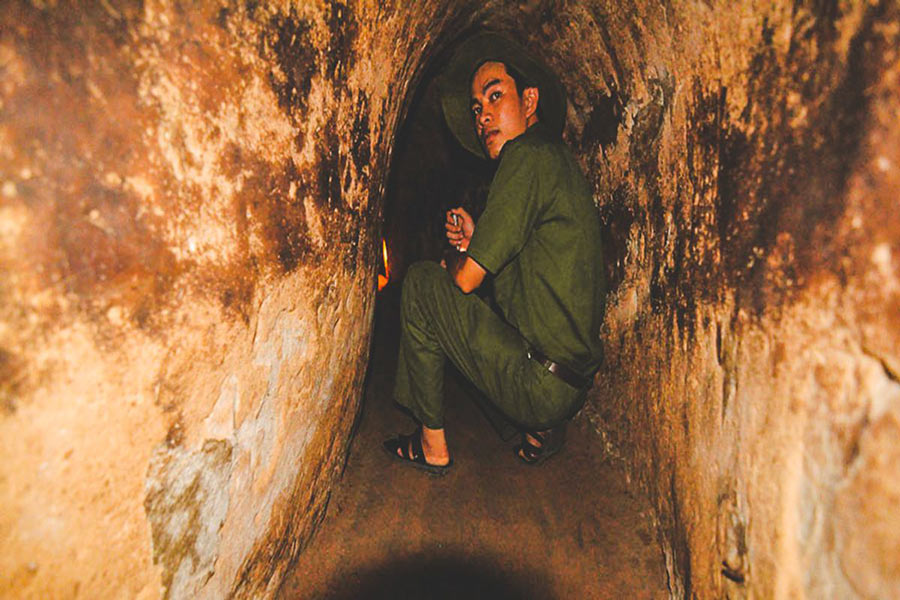 Esplorare i tunnel di Cu Chi