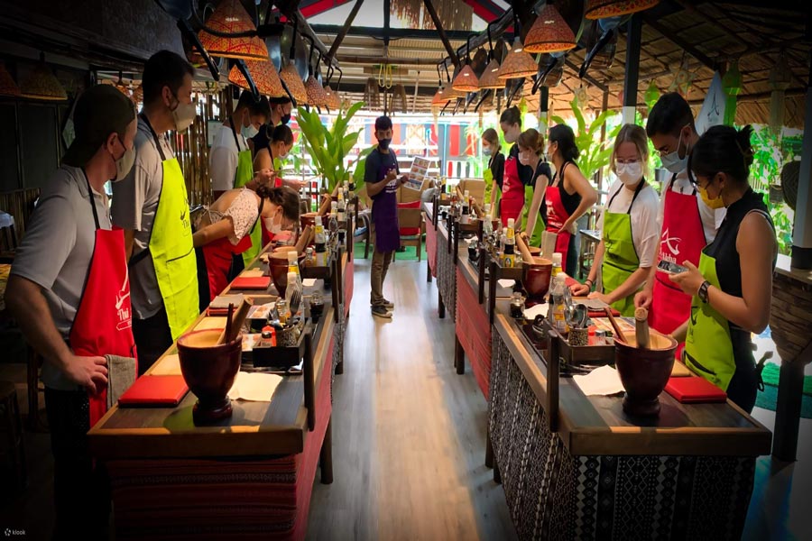 Seguite un corso di cucina thailandese