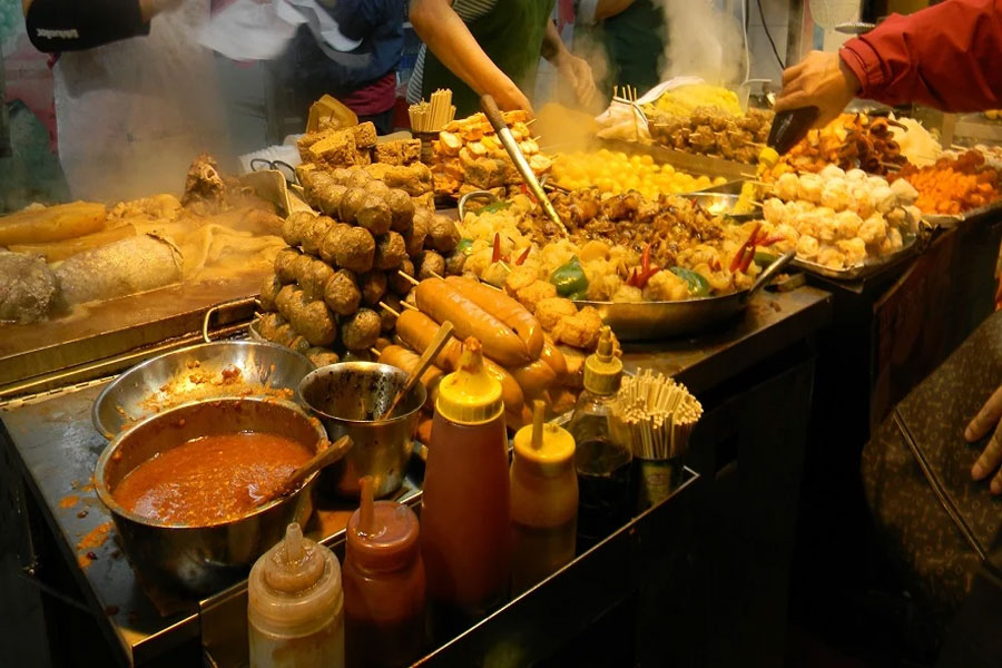 La diversità del cibo di strada laotiano