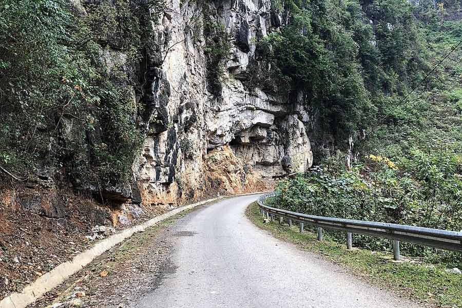  La curva pericolosa sul passo Ma Pja