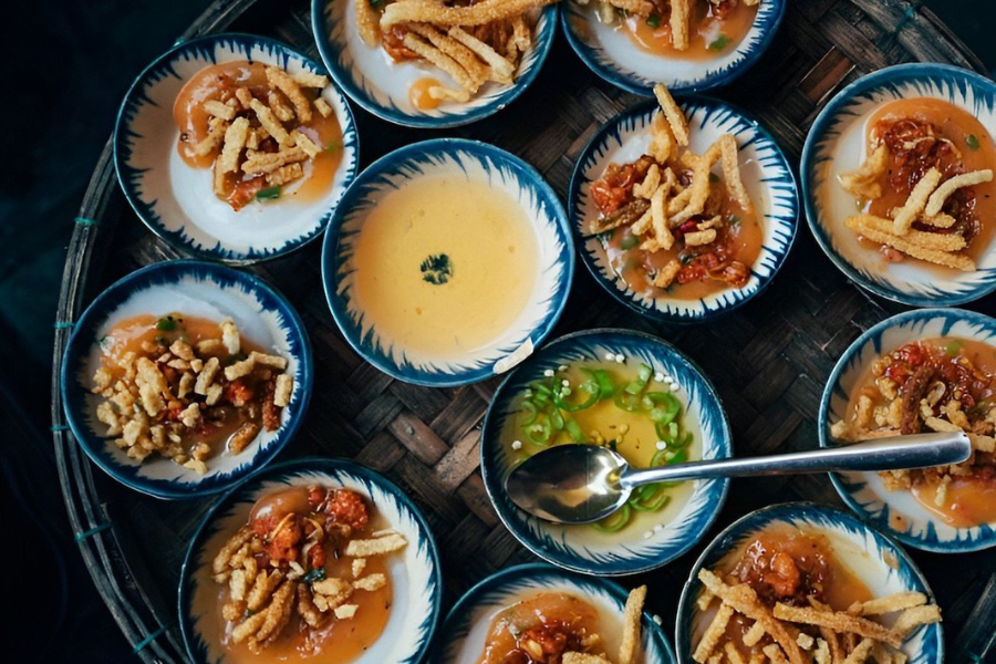 Esplora la Cucina di Strada Vietnamita: Un Viaggio da Nord a Sud