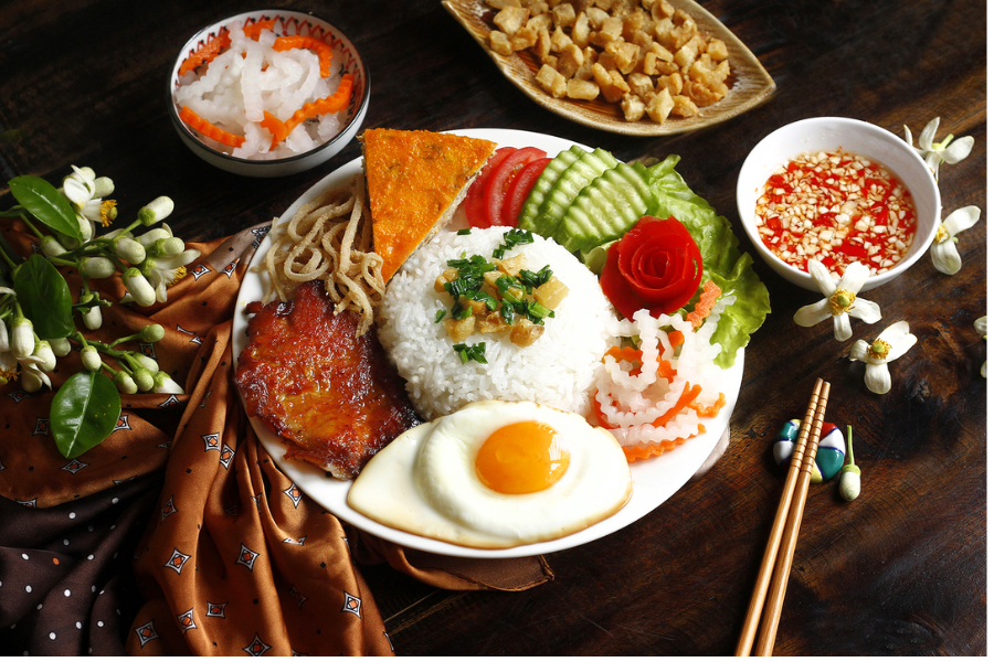 Esplora la Cucina di Strada Vietnamita: Un Viaggio da Nord a Sud