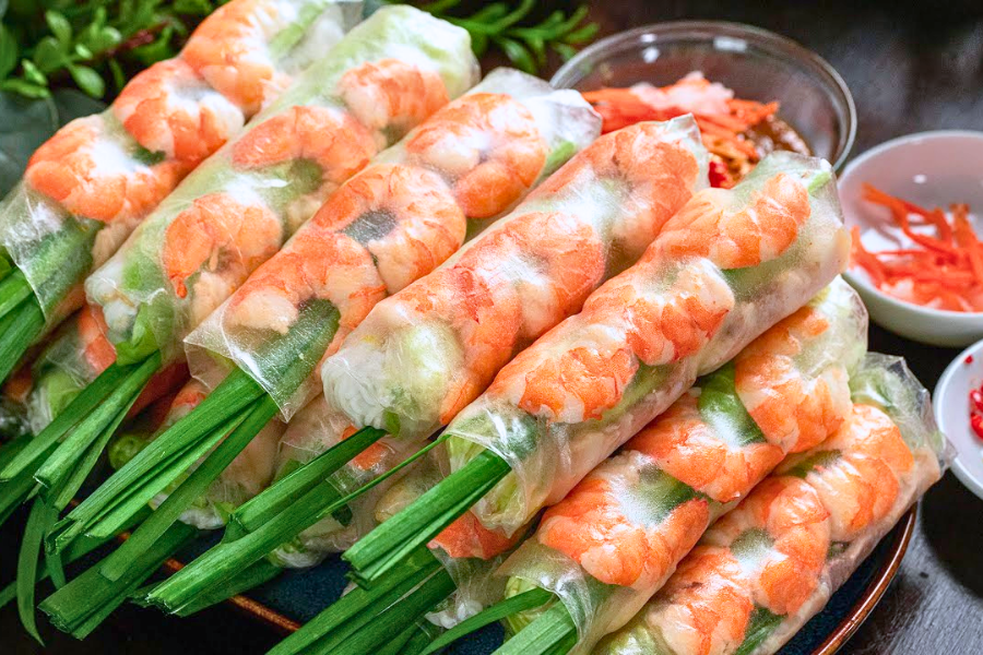 Esplora la Cucina di Strada Vietnamita: Un Viaggio da Nord a Sud