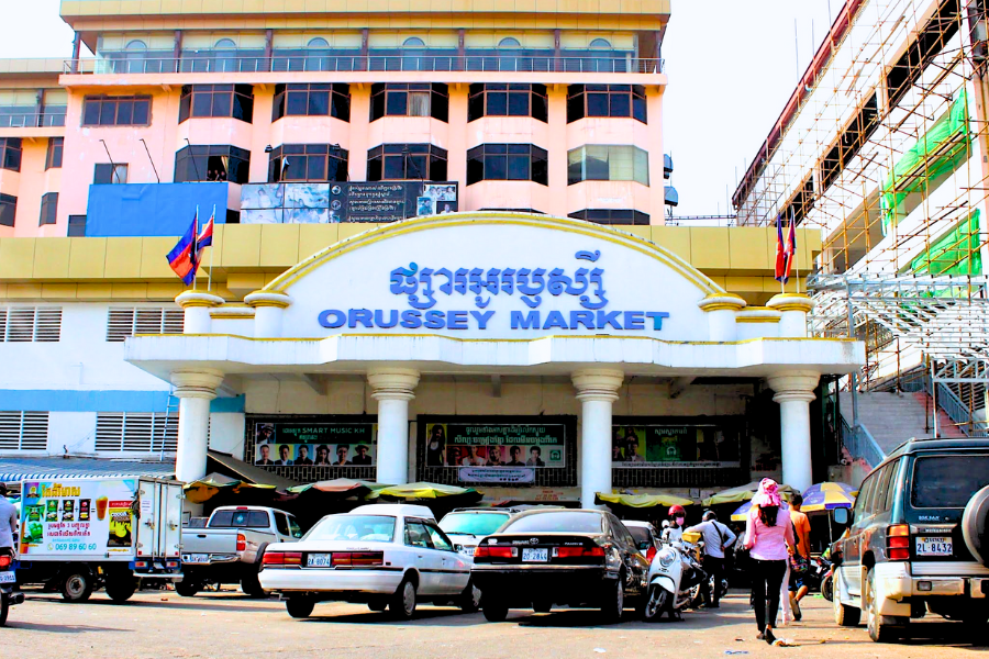 Esplora il Mercato notturno a Phnom Penh: Consigli di viaggio