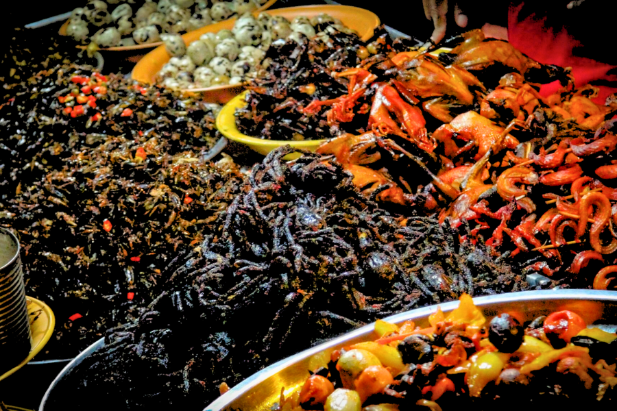 Esplora il Mercato notturno a Phnom Penh: Consigli di viaggio