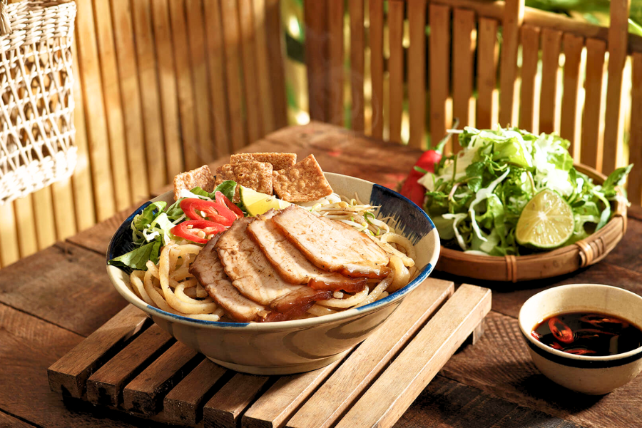 Il Fascino Sospeso delle Lanterne a Hoi An