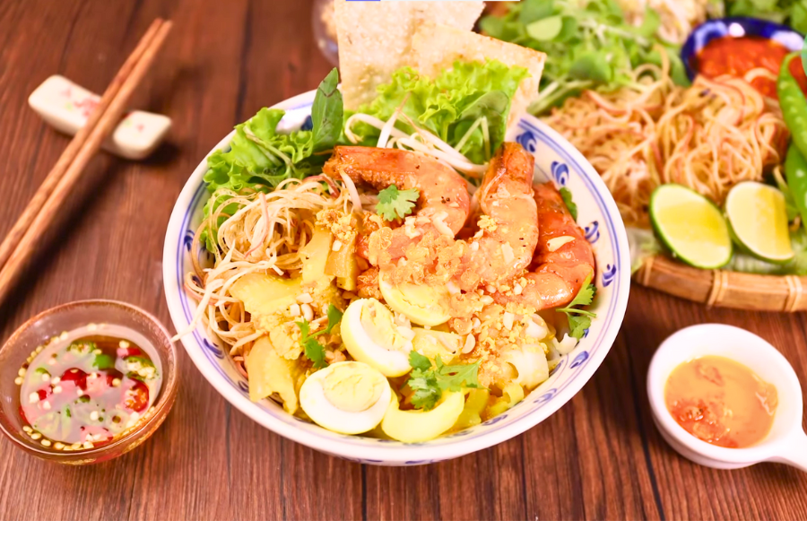 Il Fascino Sospeso delle Lanterne a Hoi An