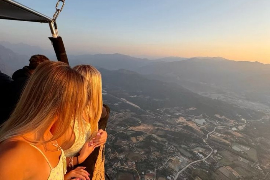 festival delle mongolfiere in laos