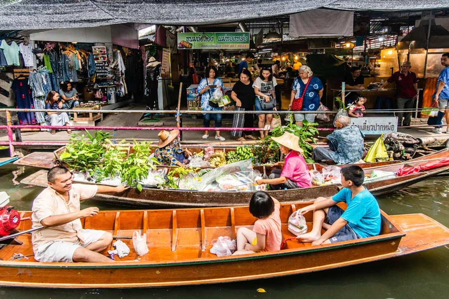 Mercati galleggianti a Pattaya e Bangkok: qual è la scelta giusta per i viaggiatori?