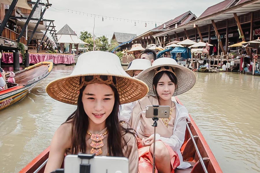 Giro in barca al mercato galleggiante di Pattaya