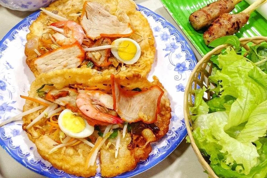 Food tour Hue
