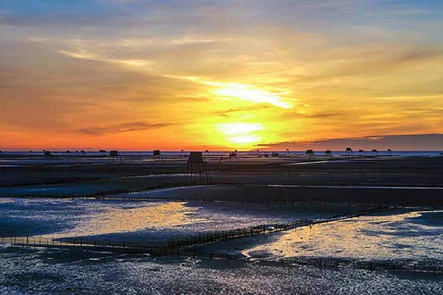 Panoramica sul clima della spiaggia di Con Den