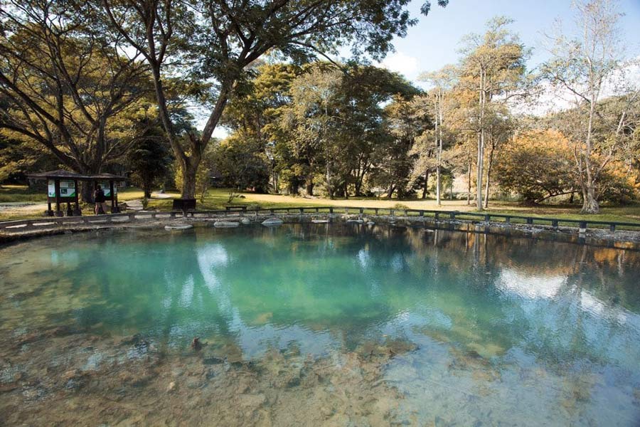 Panoramica delle sorgenti termali di Huay Mark Liam