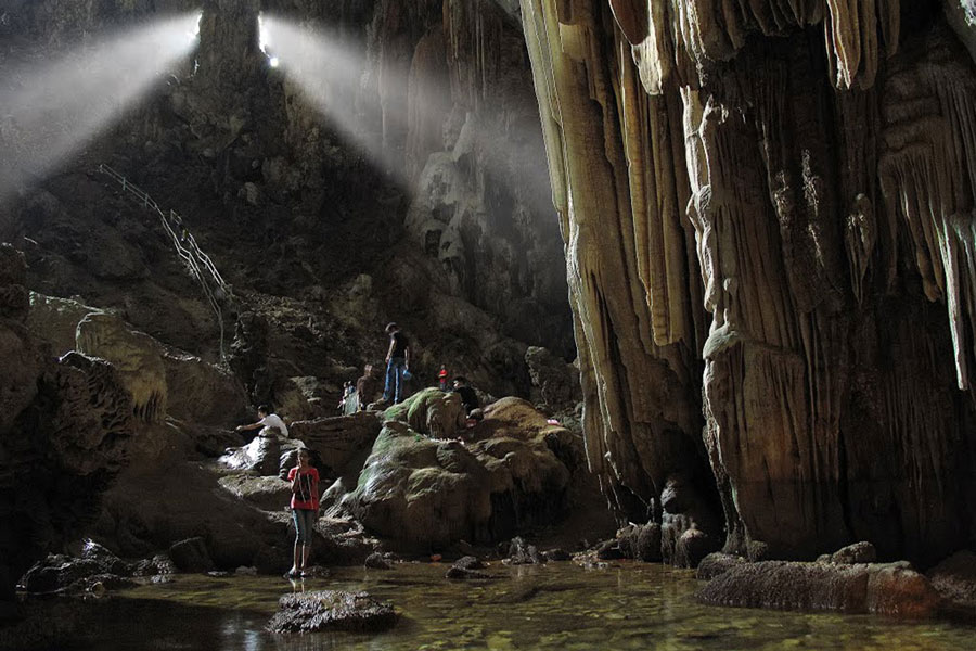 Il grotta Phương Hoang
