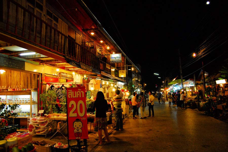 Il mercato notturno del Loei
