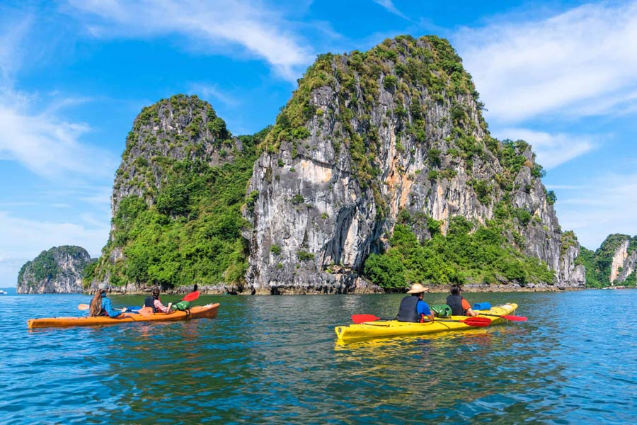 Kayak nella Baia di Lan Ha