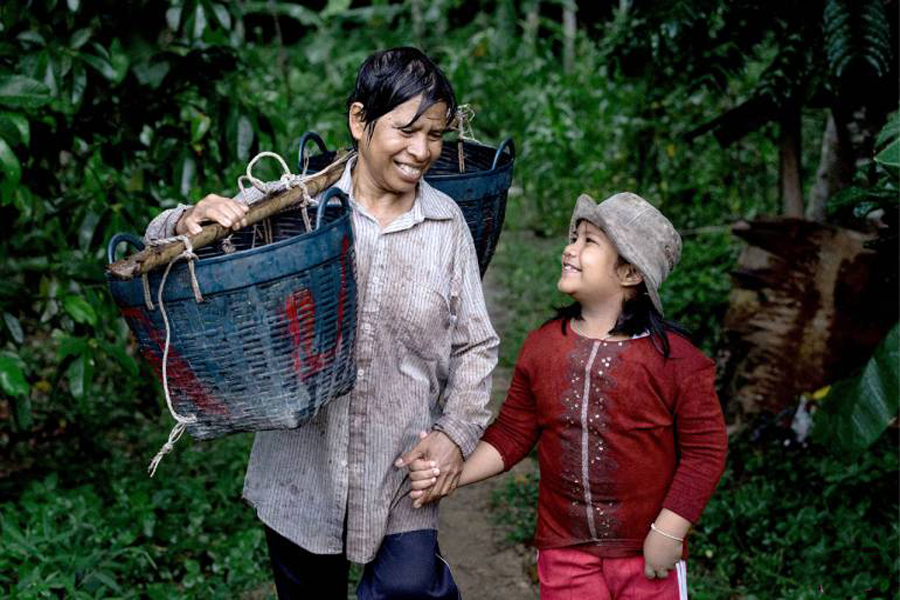 La gente del villaggio di Kiri Wong