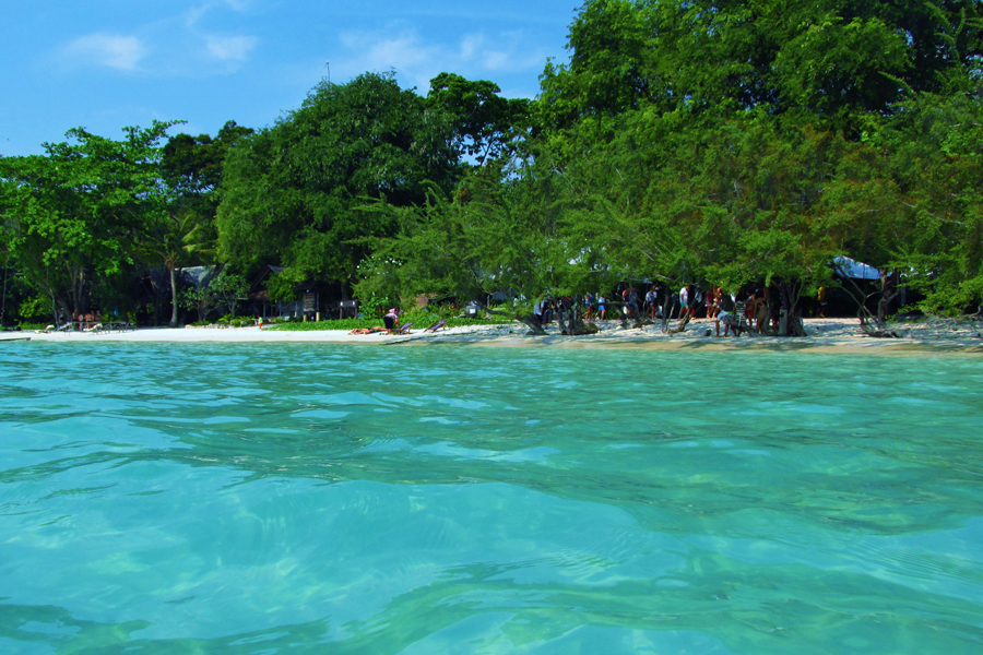Immergiti nelle acque turchesi di Koh Samet