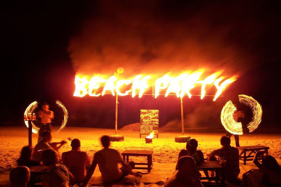La vivace vita notturna di Koh Samet