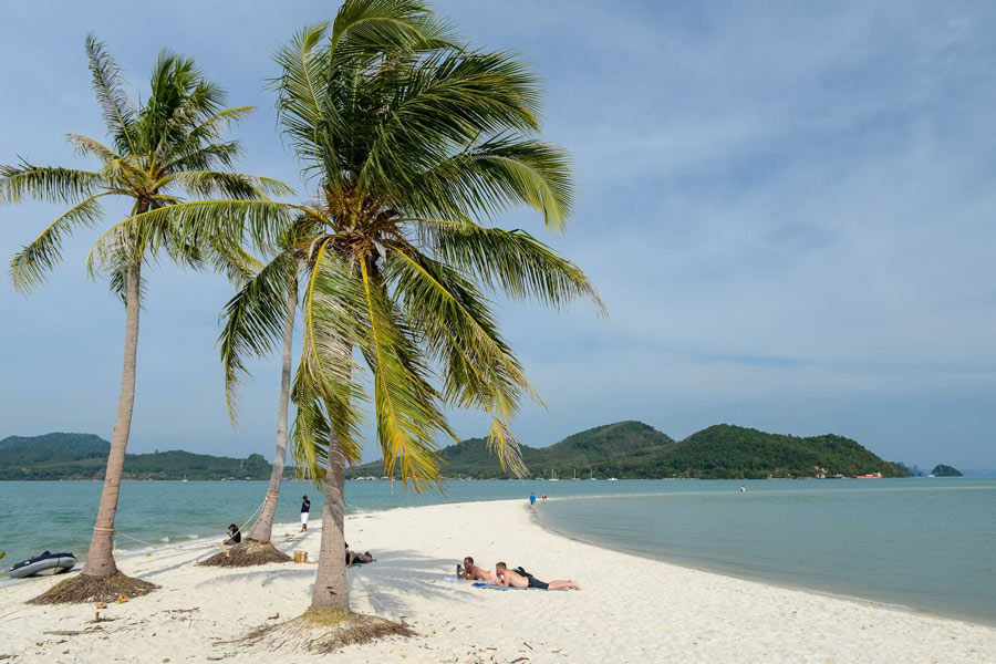 Rilassarsi sulle spiagge di Koh Yao Noi