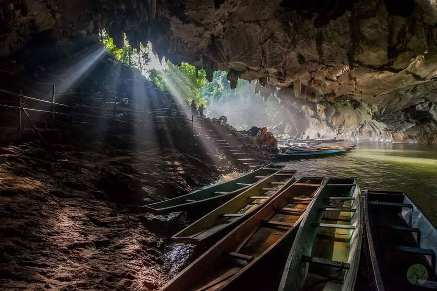 Avventurarsi nelle grotte sotterranee nascoste