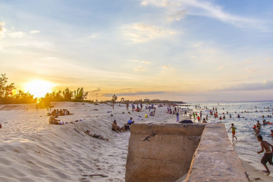 La Spiaggia di Nhat Le - Attrazione in Quang Binh