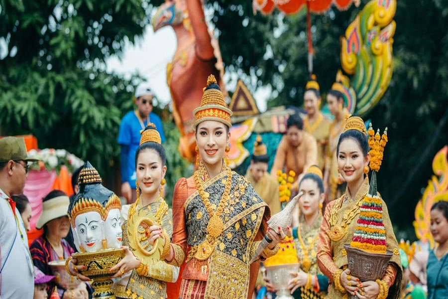 La sfilata di Nang Sangkhane