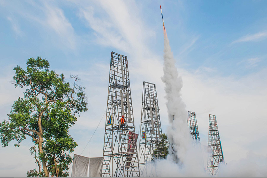 Festival dei razzi laotiani