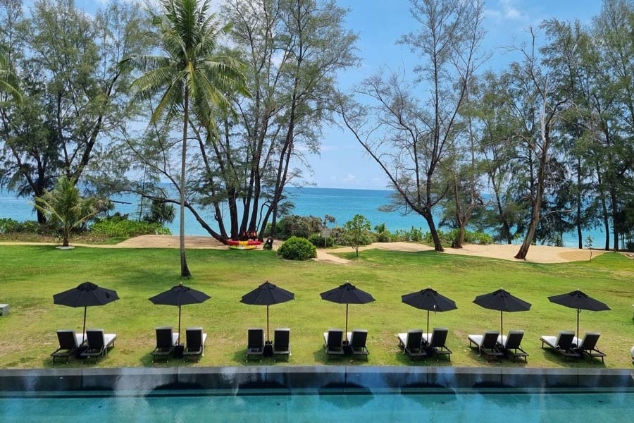 La spiaggia di mai khao