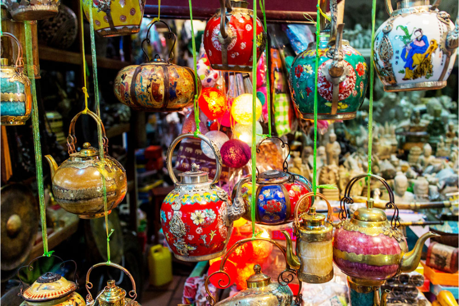 Mercato Russo di Phnom Penh: Cosa Vedere, Comprare e Mangiare in 2025