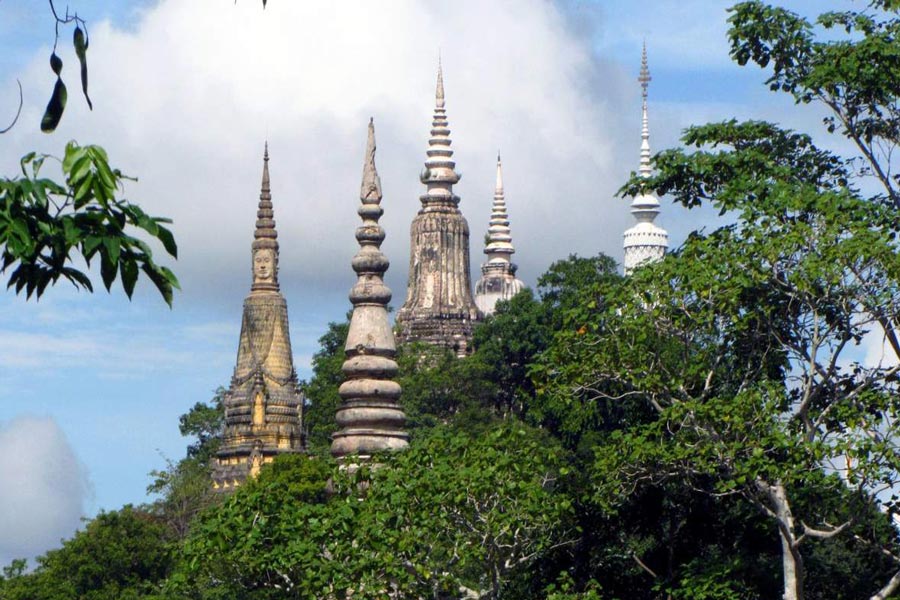 Visitare le Tre Stupa Reali