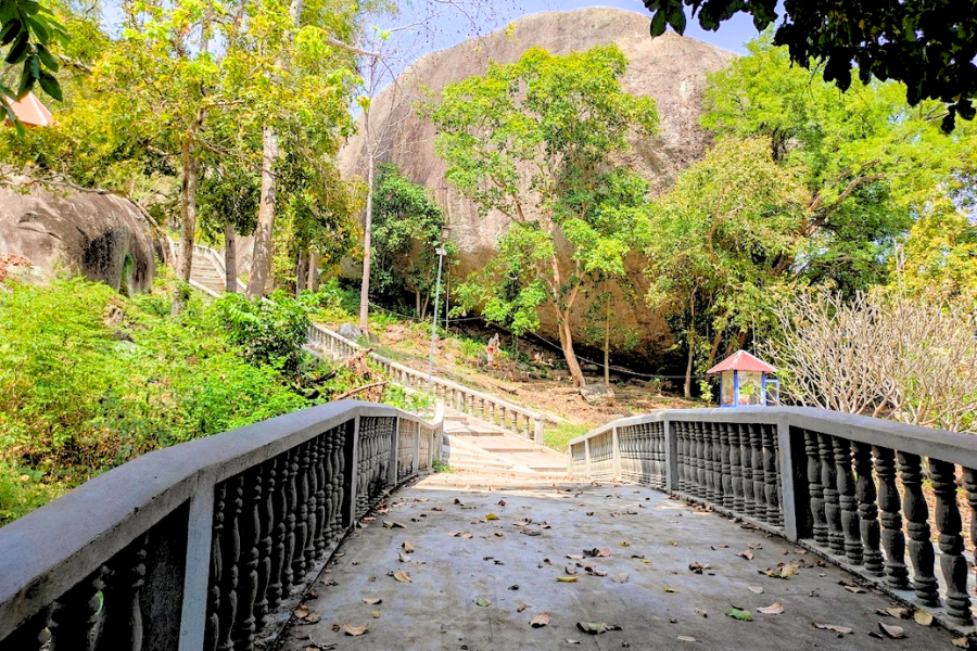 Phnom Preah Theat - Attrazione in Stung Treng