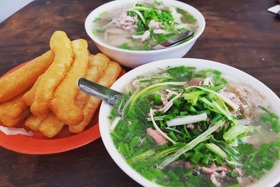 Pho Bat Dan ad Hanoi