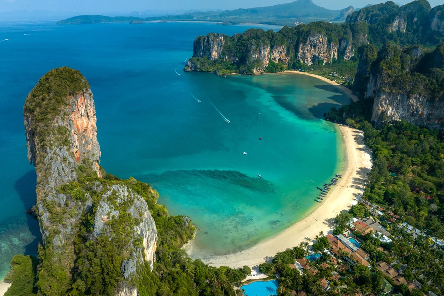 Veduta della spiaggia di Railay dall'alto
