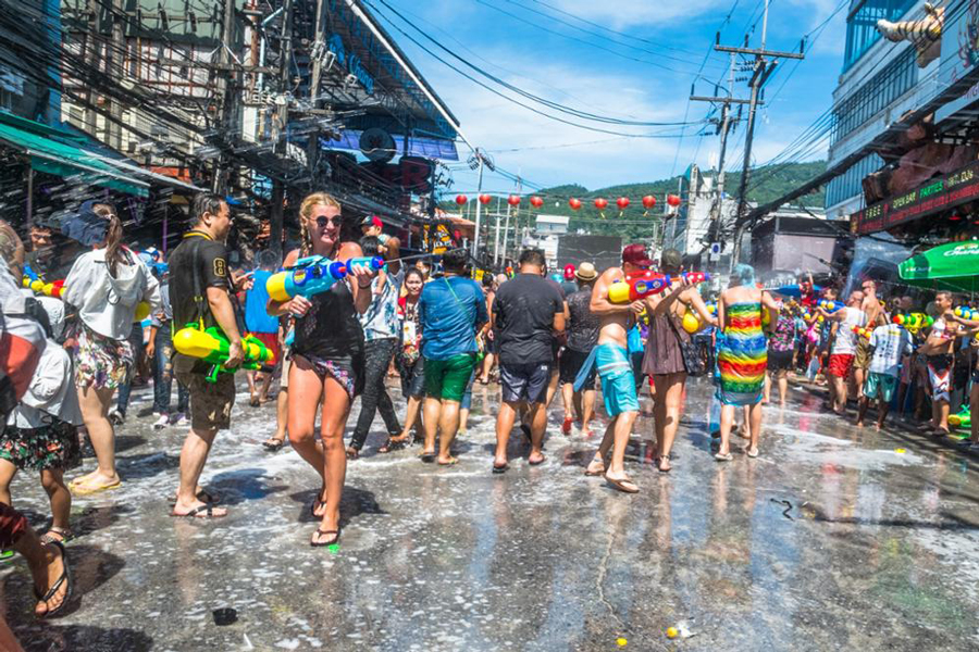 Phuket è una destinazione indispensabile quando si vive Songkran