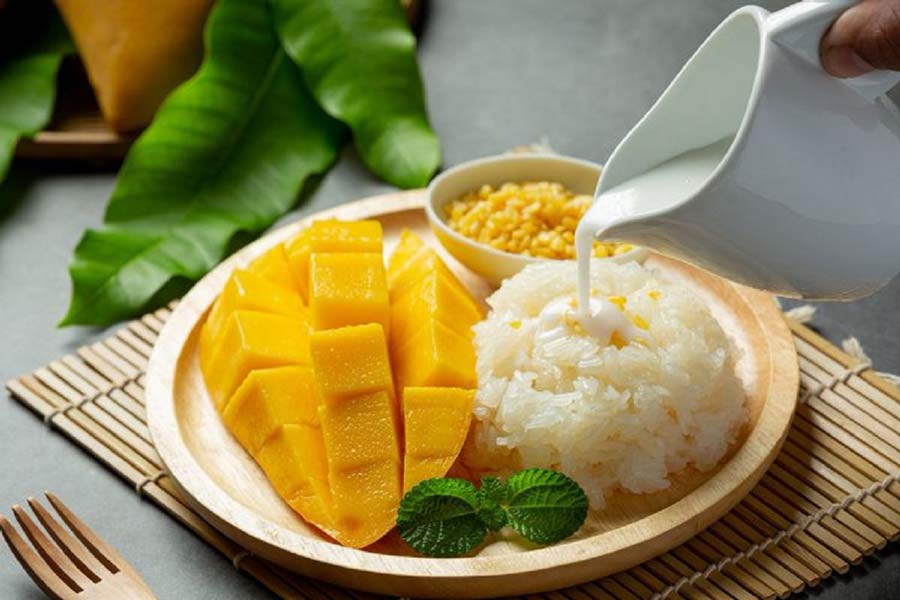 Riso appiccicoso al mango Chiang Mai